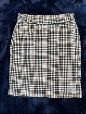 EUC Classic Houndstooth Pencil Skirt